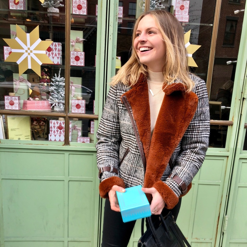 Meet your Posher, Caroline